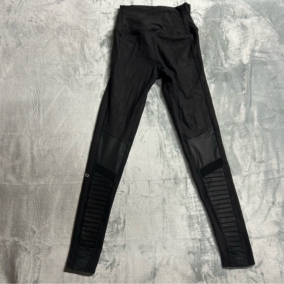 Alo Yoga High-Waist Moto Leggings Black Womens Athleisure Mesh Size XS. - Picture 2 of 10